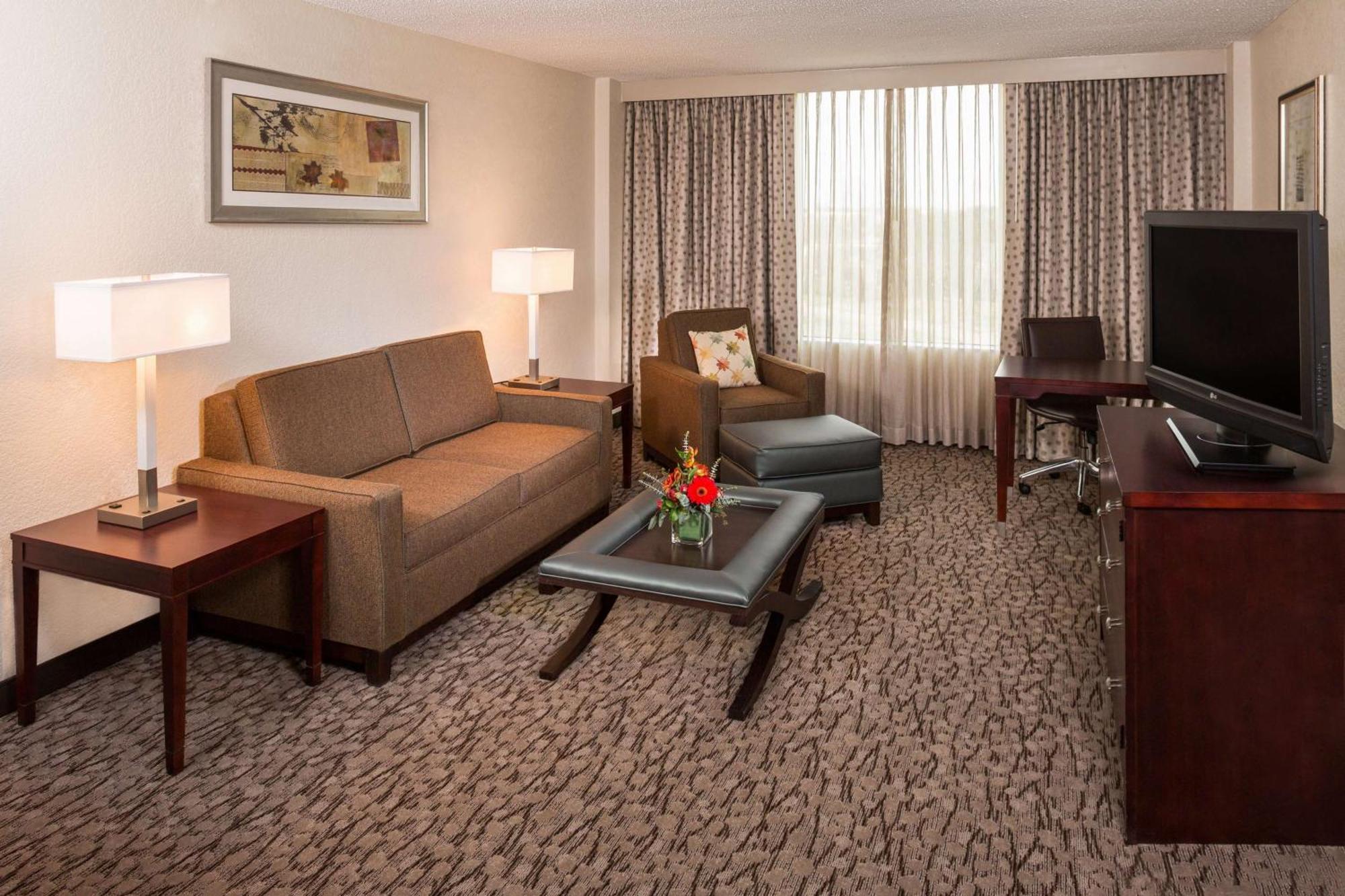 Doubletree By Hilton Lafayette Hotel Exterior photo